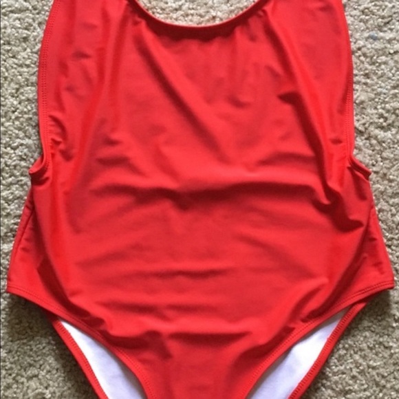 🍍SALE🍍Misguided One Piece Swimsuit - Picture 3 of 4